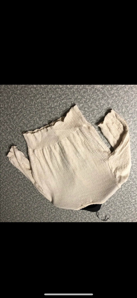 비꼴리끄 플라워 자수 펀칭 니트 가디건 플로리스트 아일렛 꽃집아가씨 이미지