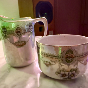 독일 빈티지 오팔 크리머와 미니 컵 세트