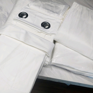 화이트 벨벳커튼 새것 4장