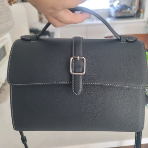 벨베데레가방 줄리아미듐사이즈 네이비색상