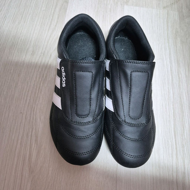 아디다스 풋살화 230 [교신불가] 아디다스 태권 운동화 아디다스 신발 스니커즈 ADIDAS 이미지