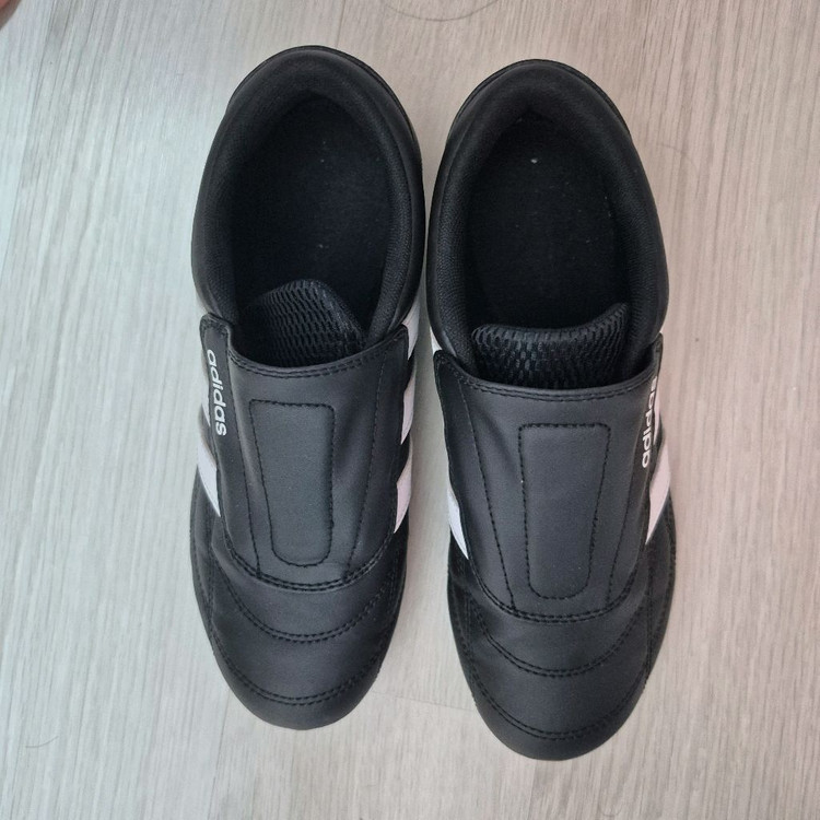 아디다스 풋살화 230 [교신불가] 아디다스 태권 운동화 아디다스 신발 스니커즈 ADIDAS 이미지