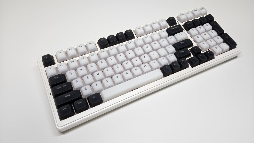 커스텀 기계식 키보드(독거미 AULA F99 + 리니어 Akko CS Wine Red + 젤리 푸딩(화이트+블랙)--3