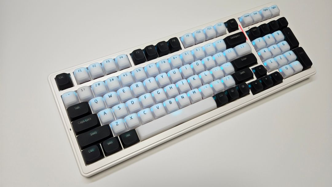 커스텀 기계식 키보드(독거미 AULA F99 + 리니어 Akko CS Wine Red + 젤리 푸딩(화이트+블랙)--8