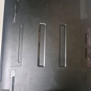 모바일 스튜디오 pro 13 이미지