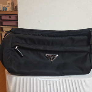 프라다 바이커백 미듐 M 2백 잠실역 직거래