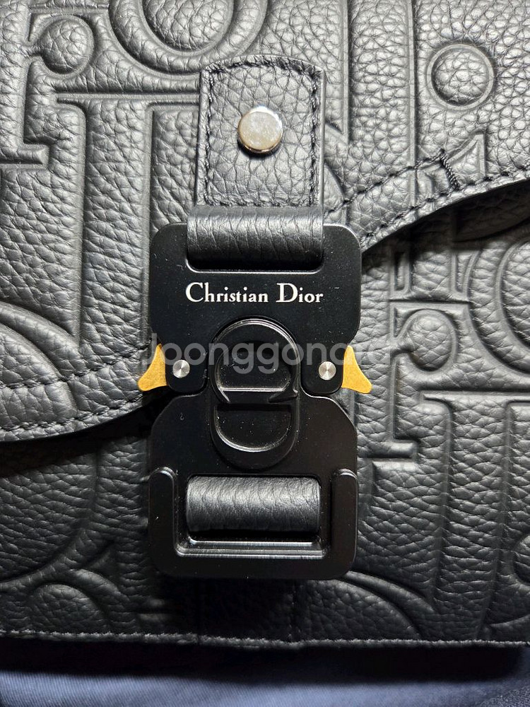 디올 가방 Saddle 스몰 플랩 스트랩백 팝니다.--1