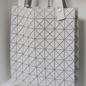 [바오바오] 플리츠플리즈 프리즘 플러스 토트백