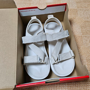 나이키 비스타샌들 240