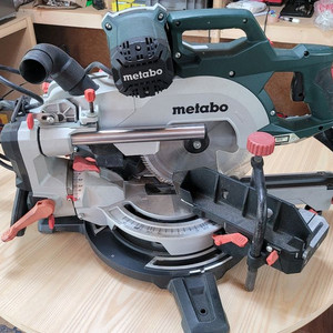 메타보 슬라이딩각도절단기 이미지