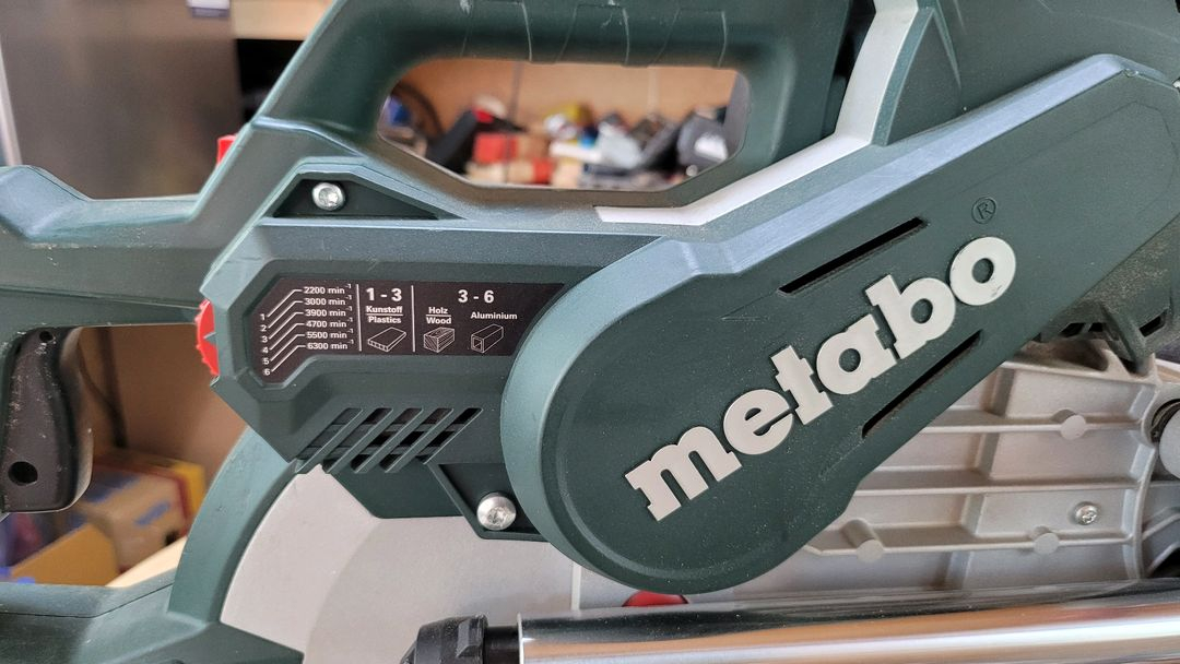 메타보 슬라이딩각도절단기 이미지