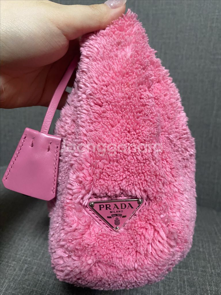 프라다 테리 호보백 정품 팝니다--2