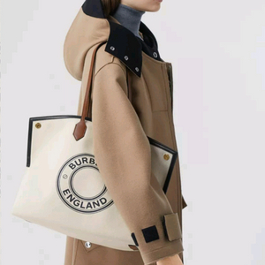 (미개봉) 버버리 로고그래픽 코튼캔버스 토트백