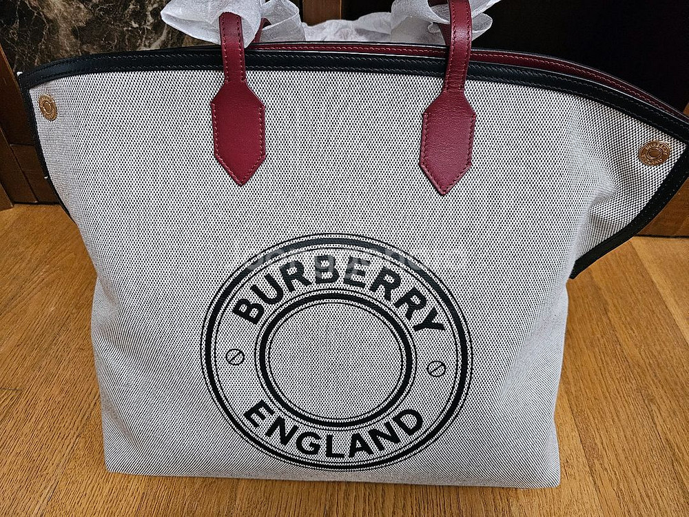 (미개봉) 버버리 로고그래픽 코튼캔버스 토트백--3