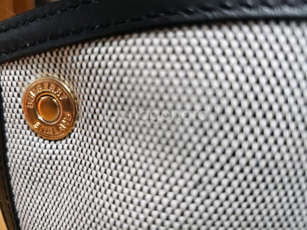 (미개봉) 버버리 로고그래픽 코튼캔버스 토트백--7