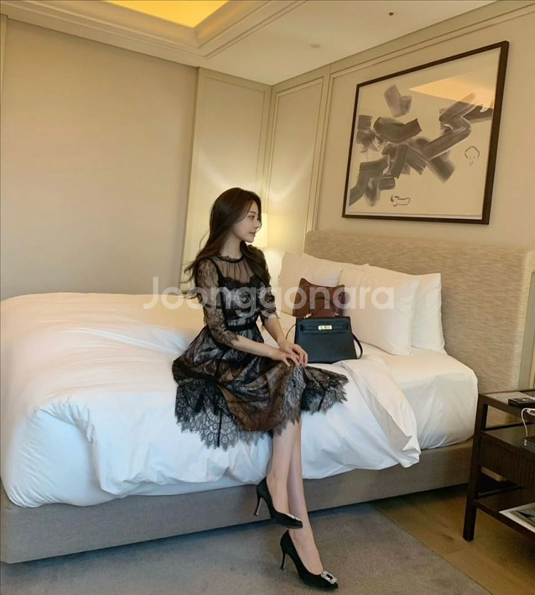 로아르 원피스 미착용 택있는 새상품 판매합니다.--3