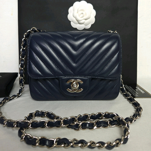 샤넬 쁘띠삭 캐비어 네이비