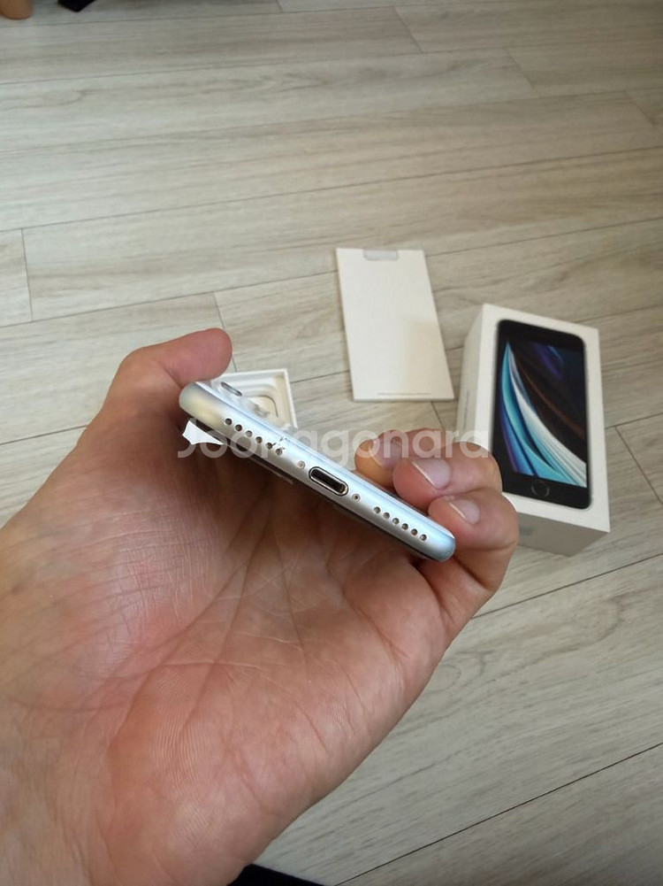 아이폰 SE2 128GB--2
