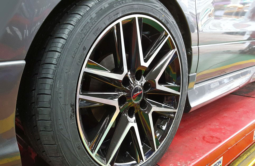 쏠라티, 그랜드스타렉스, 그랜드카니발용 6홀 20인치 휠타이어 세트 이미지