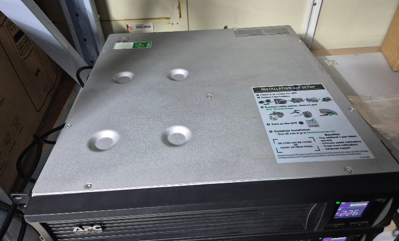 APC SMC1500RMI UPS--1