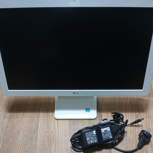 LG 22V240 올인원PC SSD120 CPU N2930 1.83GHz