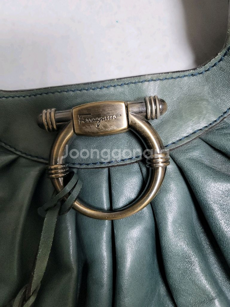 페라가모 가죽 호보백 명품 빈티지감성 제대로--2