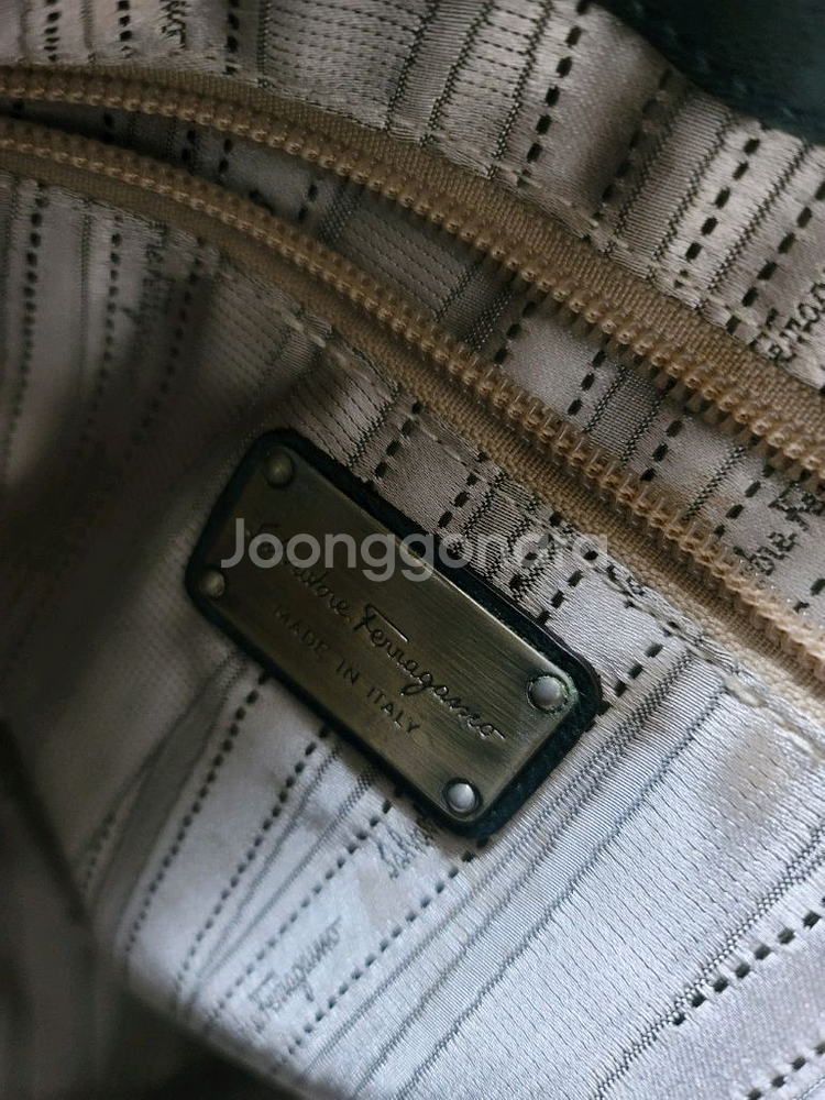 페라가모 가죽 호보백 명품 빈티지감성 제대로--7