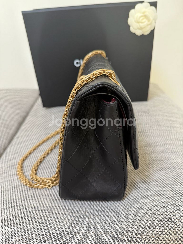 샤넬 2.55 미듐 골드 내장칩 플랩백 금장--6