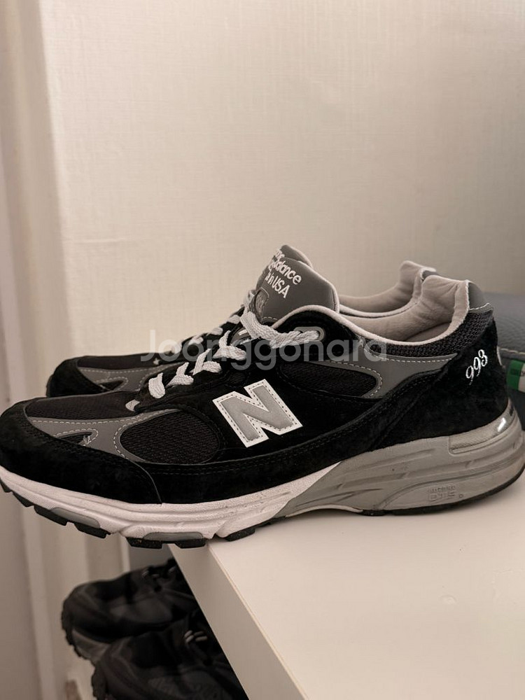 뉴발란스 993 블랙 285 사이즈 팝니다.--1