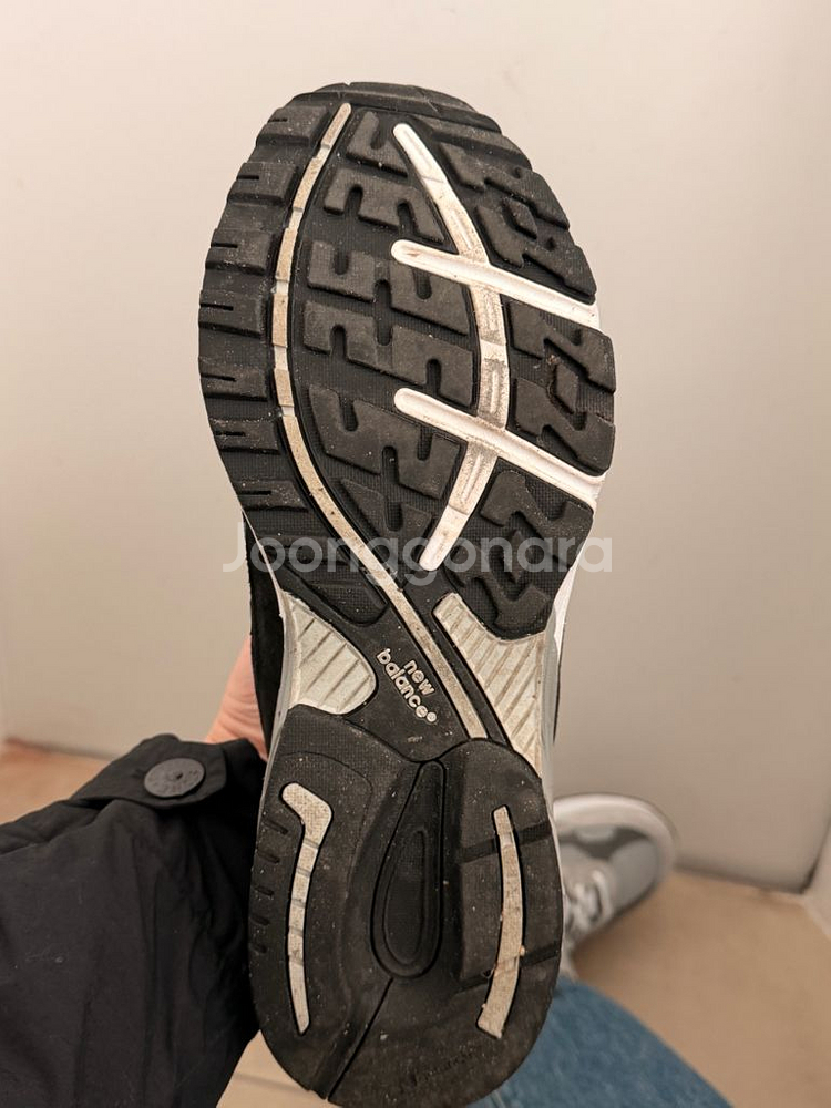 뉴발란스 993 블랙 285 사이즈 팝니다.--3