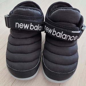 (반값택포)뉴발란스키즈패딩부츠(175)