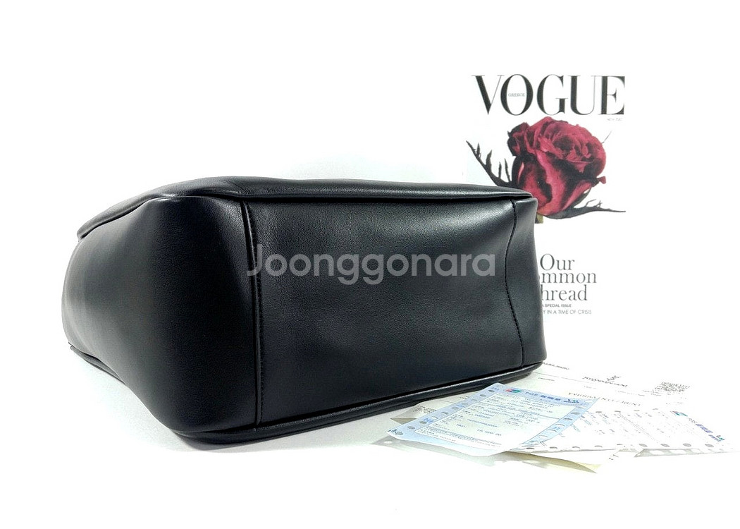 입생로랑 LE 5 À 7 소프트 라지백.--8