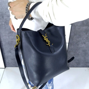 생로랑 Le 37 레더 버킷 백 TP537114807