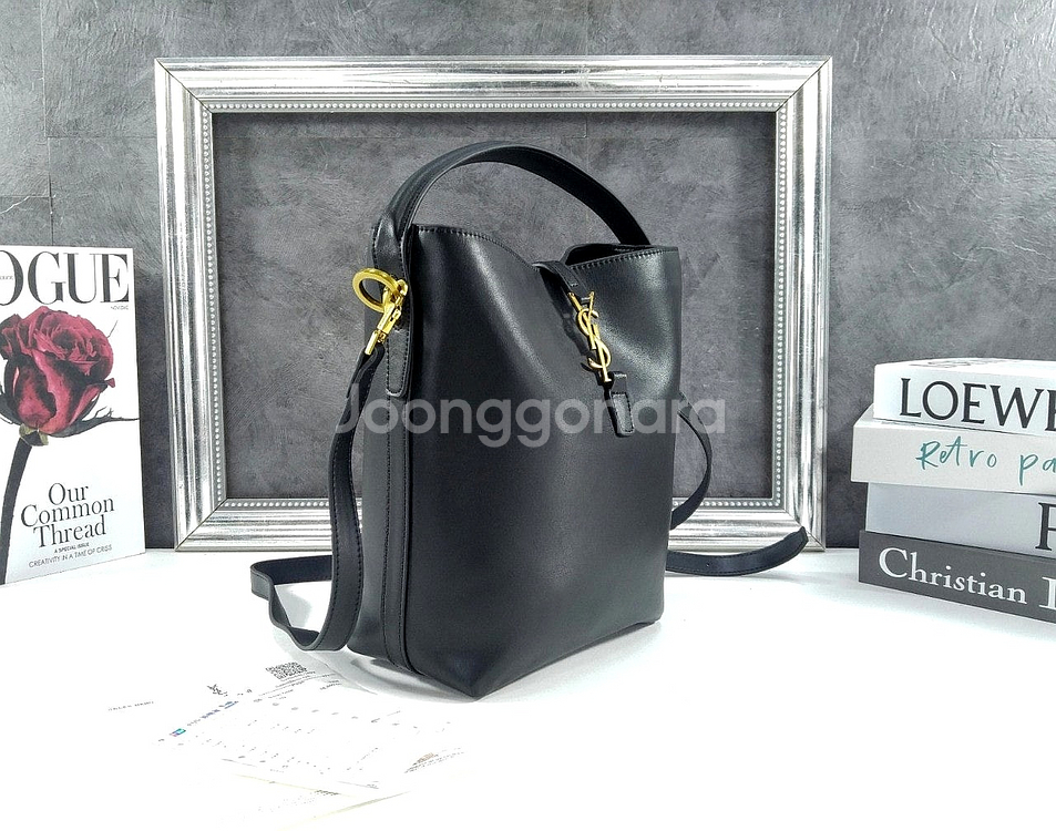 생로랑 Le 37 레더 버킷 백 TP537114807--2