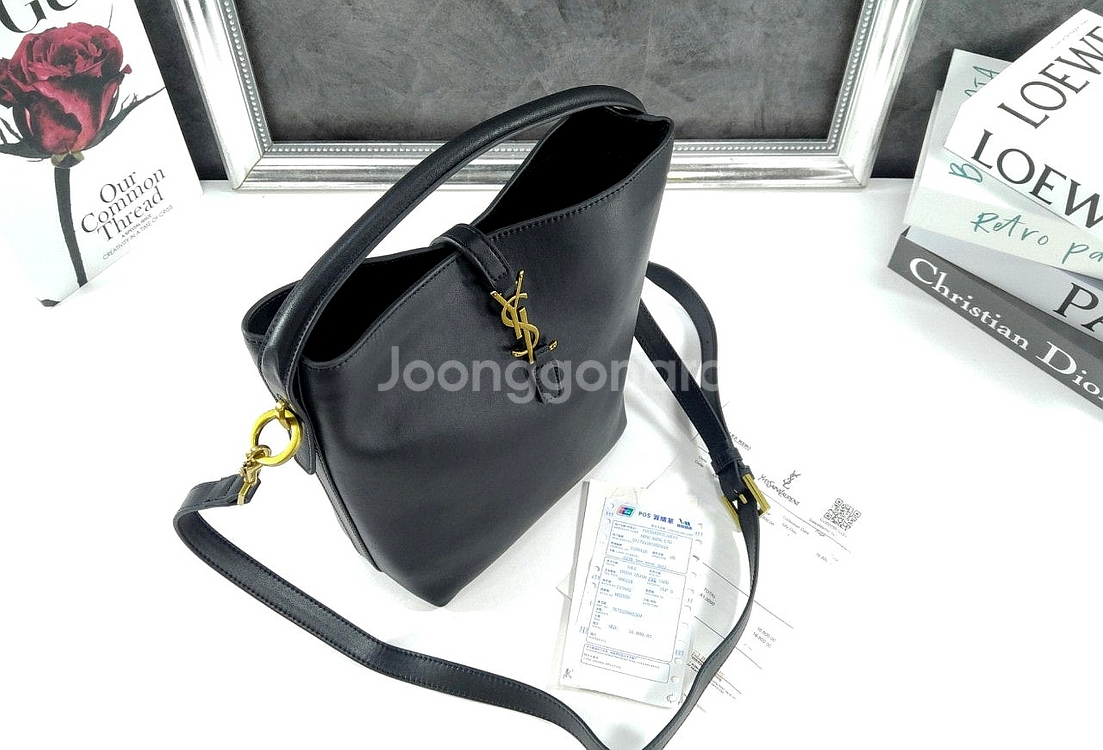 생로랑 Le 37 레더 버킷 백 TP537114807--5