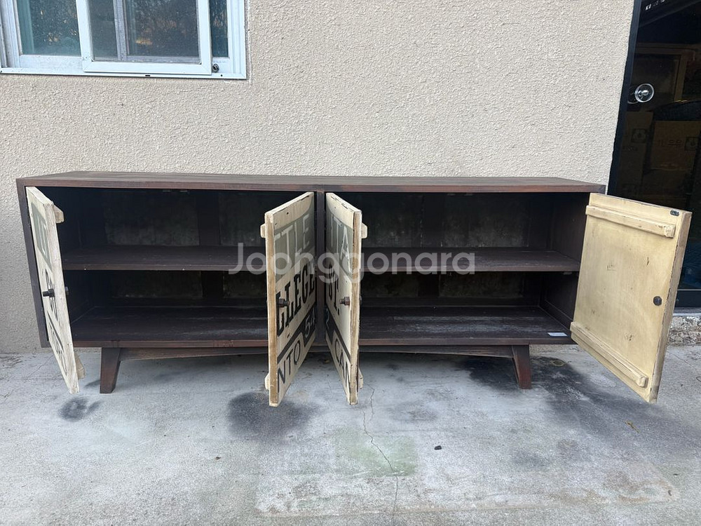 앤틱 원목 진열장 자리 없어서 팝니다--1