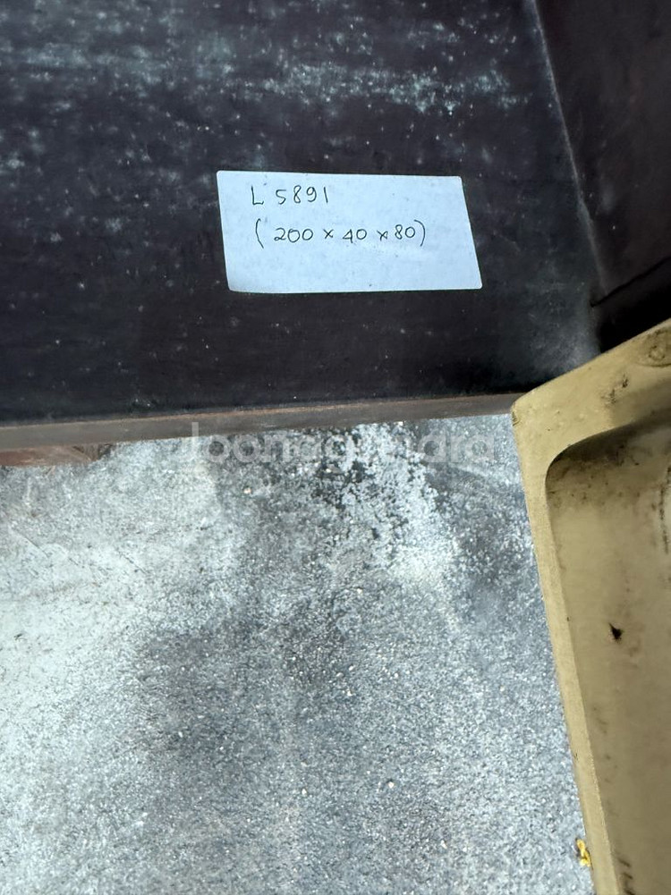 앤틱 원목 진열장 자리 없어서 팝니다--3