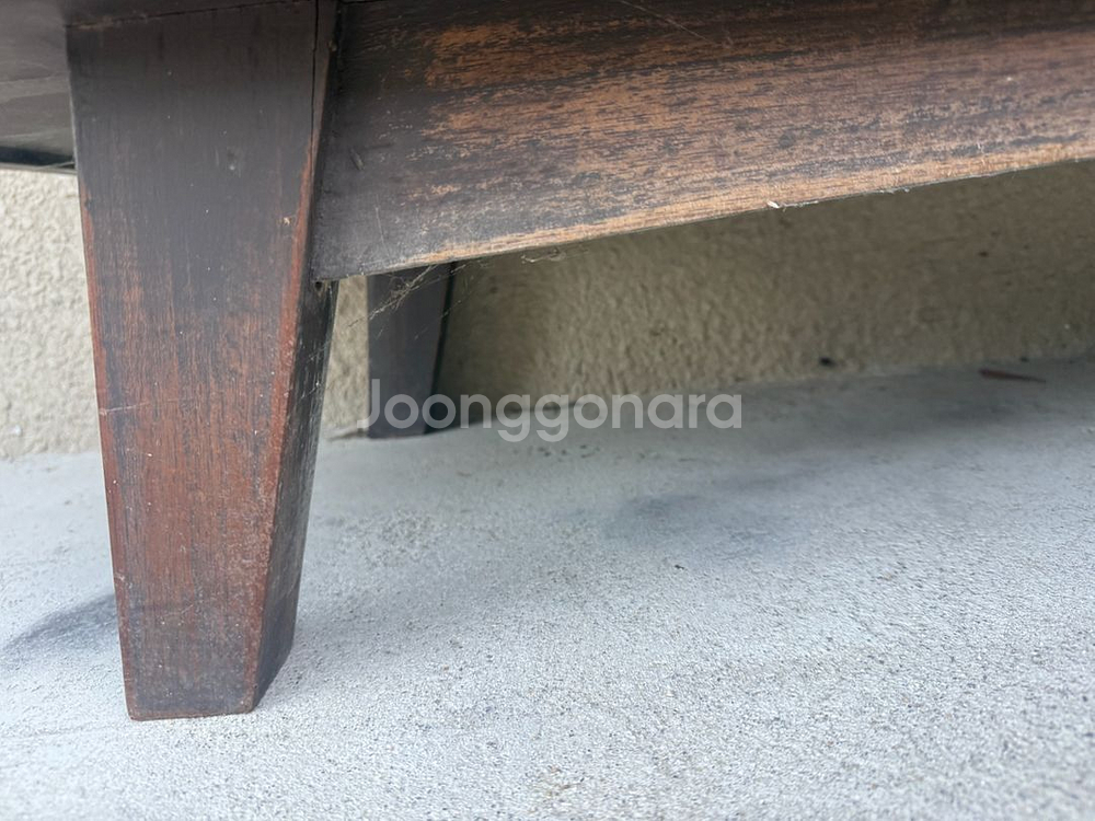 앤틱 원목 진열장 자리 없어서 팝니다--4