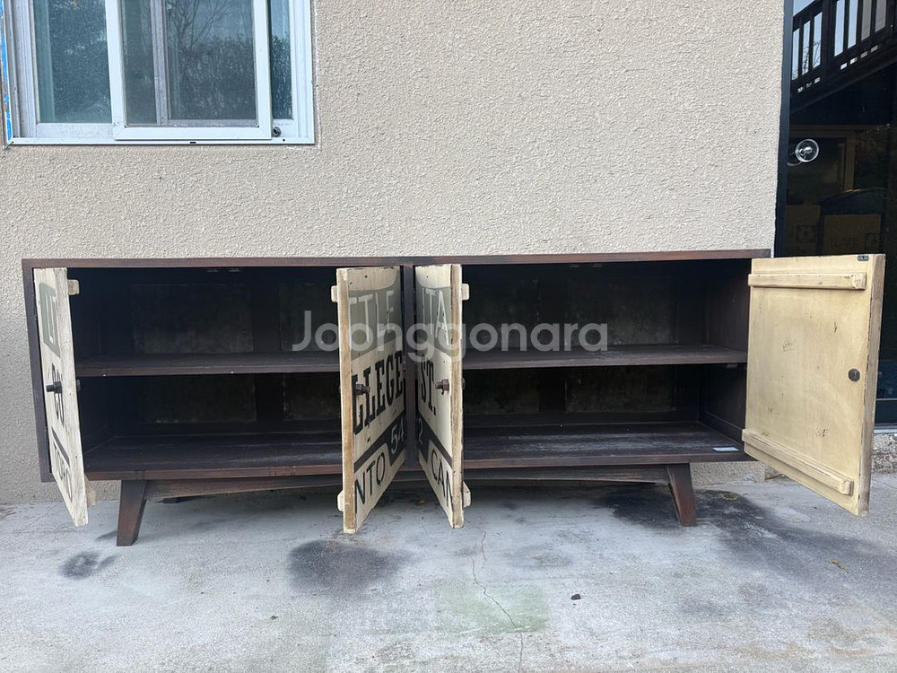 앤틱 원목 진열장 자리 없어서 팝니다--5