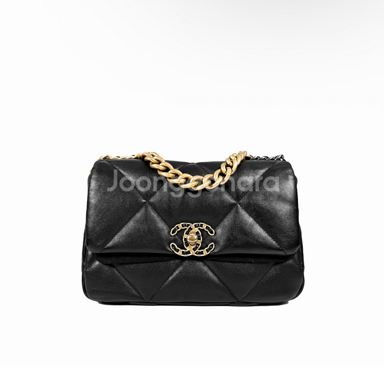 샤넬 여성 19 플랩백 램스킨 핸드백 미디움 금장 블랙 AS1160--0