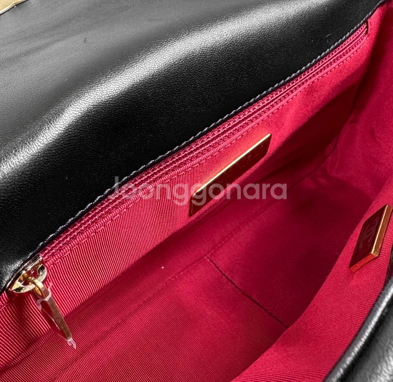 샤넬 여성 19 플랩백 램스킨 핸드백 미디움 금장 블랙 AS1160--8