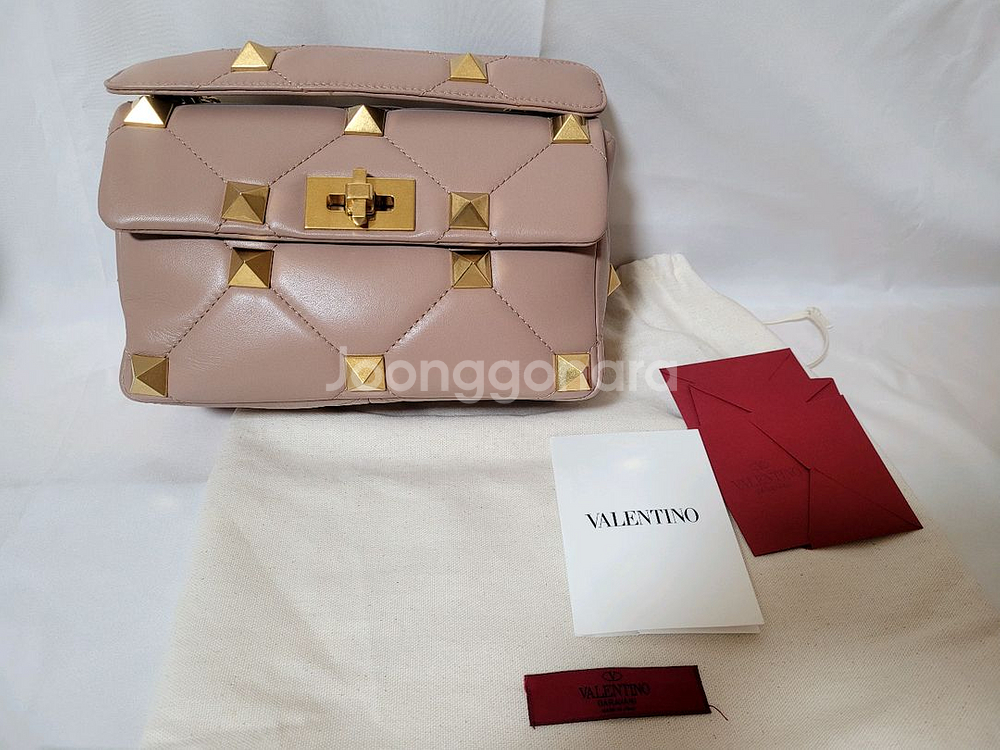 발렌티노 로만스터드 숄더백 새상품--3