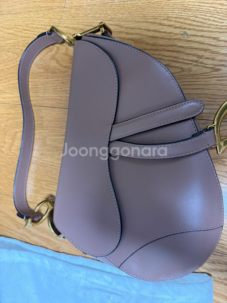 디올 새들백 카프스킨 핑크베이지 미듐--0