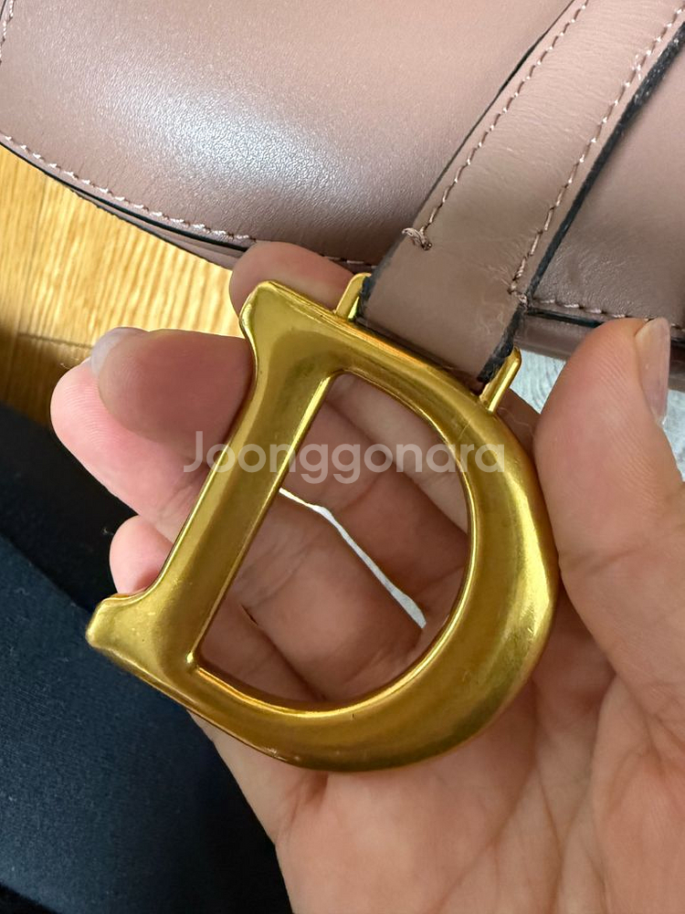 디올 새들백 카프스킨 핑크베이지 미듐--4