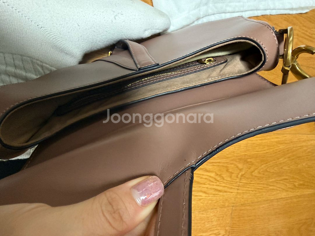 디올 새들백 카프스킨 핑크베이지 미듐--5