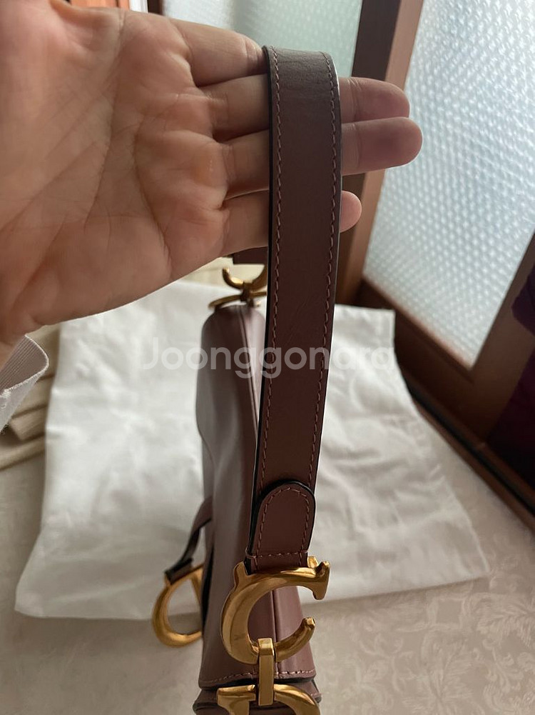 디올 새들백 카프스킨 핑크베이지 미듐--8