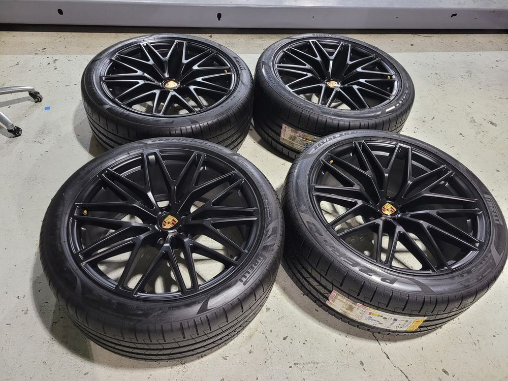 포르쉐 마칸GTS 21인치 순정품휠타이어 한대분 이미지