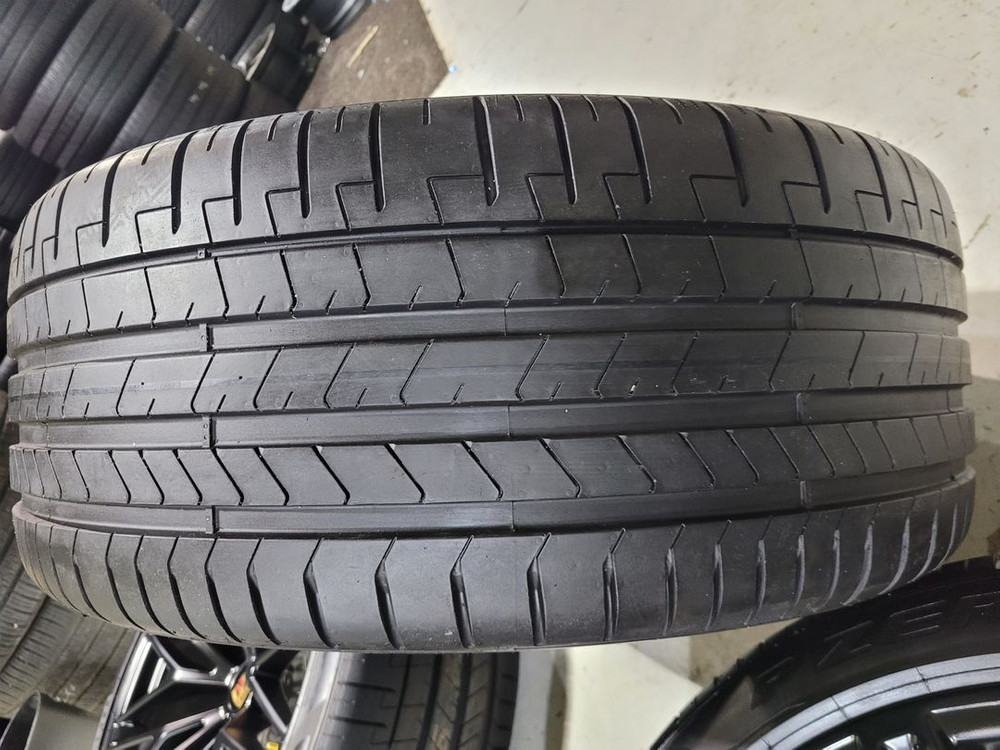 포르쉐 마칸GTS 21인치 순정품휠타이어 한대분 이미지