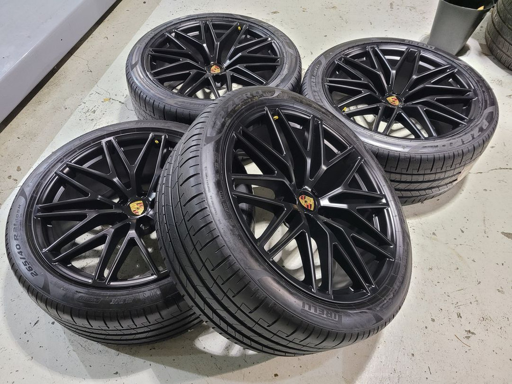포르쉐 마칸GTS 21인치 순정품휠타이어 한대분 이미지