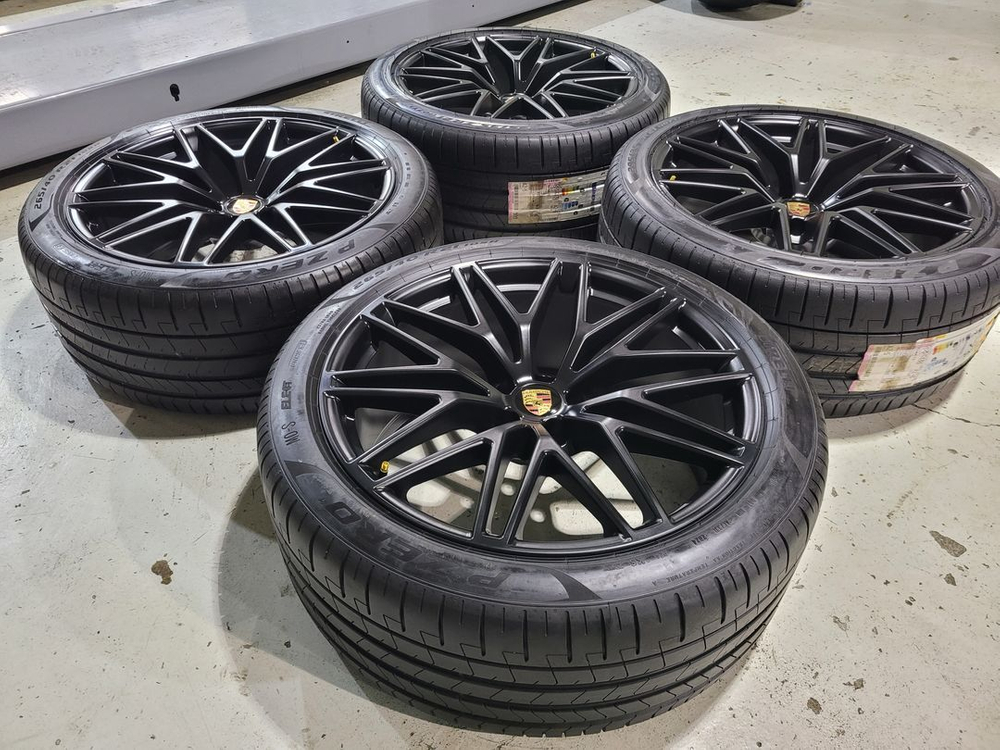 포르쉐 마칸GTS 21인치 순정품휠타이어 한대분 이미지